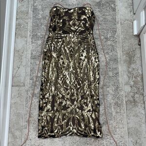 Boohoo Gold and Black Strapless Dress